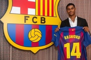 巴萨晒拉什福德训练射门视频，球员本人转发