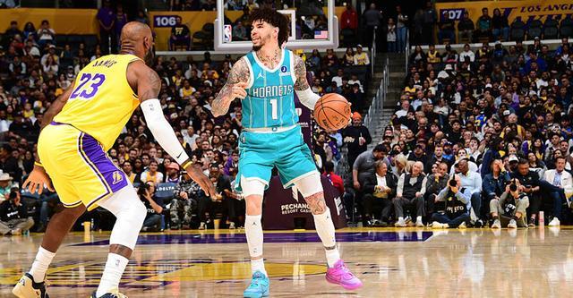 赛程直播-三球9记三分东契奇39分詹姆斯29分 黄蜂胜湖人